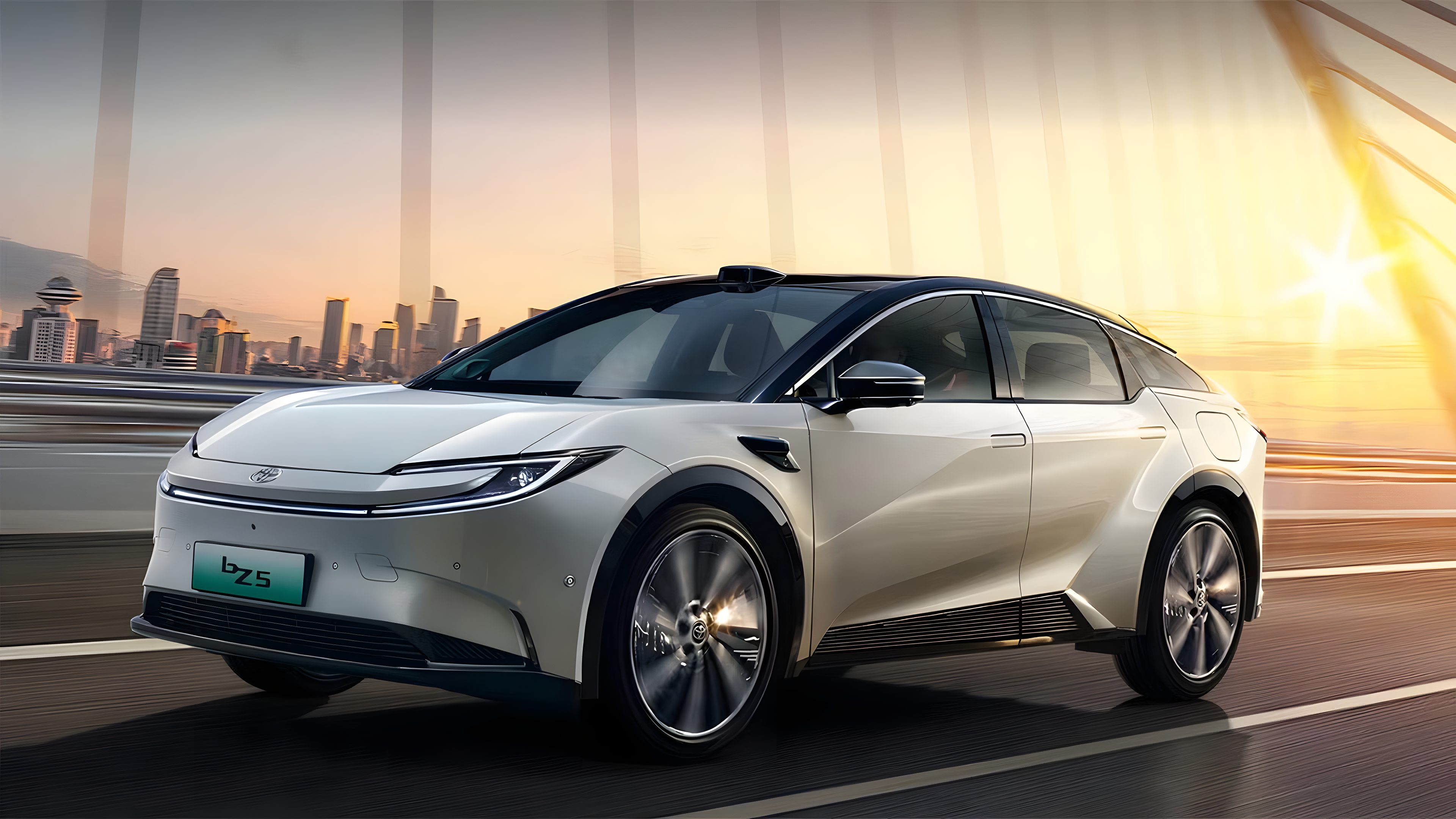 Электромобили Toyota bZ5 из Китая